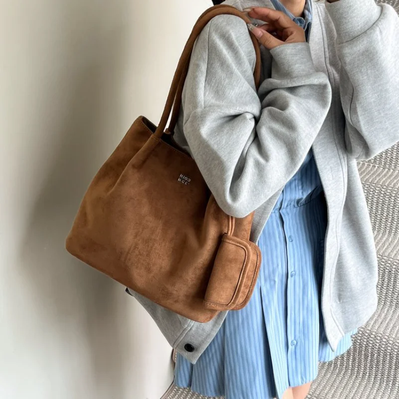Women's Suede Bucket Tote Shoulder Bag with Drawstring & Pouch, for Daily Office, Streetwear, Weekend Travel, Shopping & Errands
Women's Suede Bucket Tote Shoulder Bag with Drawstring & Pouch, for Daily Office, Streetwear, Weekend Travel, Shopping & Errands