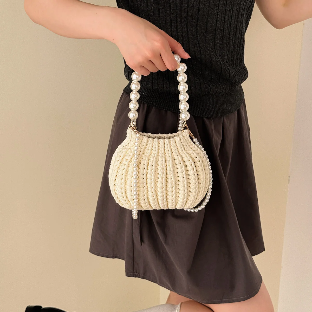 Handmade Crochet Knit Pumpkin Bags Cute Casual Women's Shoulder Bags Pearl Chain Striped Woven Drawstring Mini Crossbody Purse
Handmade Crochet Knit Pumpkin Bags Cute Casual Women's Shoulder Bags Pearl Chain Striped Woven Drawstring Mini Crossbody Purse