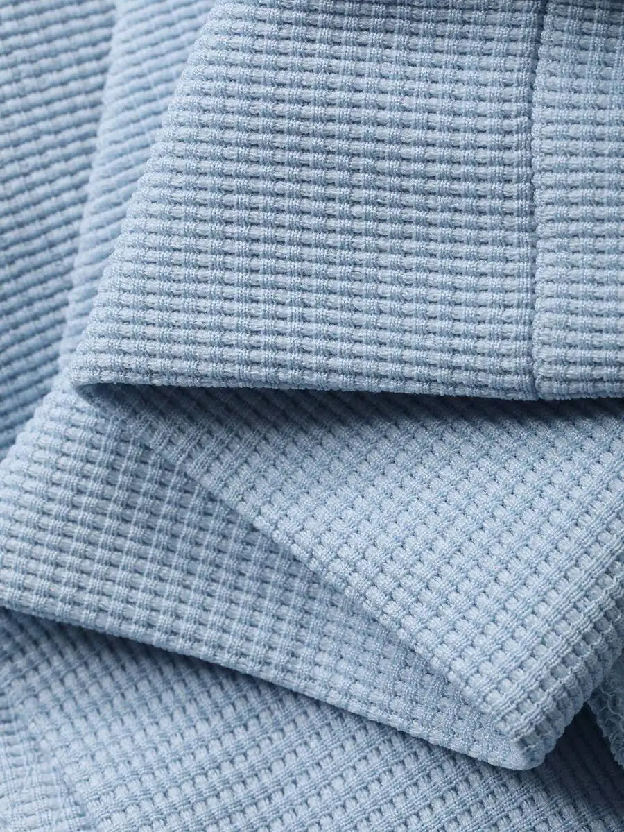 Light Blue Men’s Hooded Top And Elastic Waist Drawstring Pants Two-Piece Set For Spring Autumn
Light Blue Men’s Hooded Top And Elastic Waist Drawstring Pants Two-Piece Set For Spring Autumn