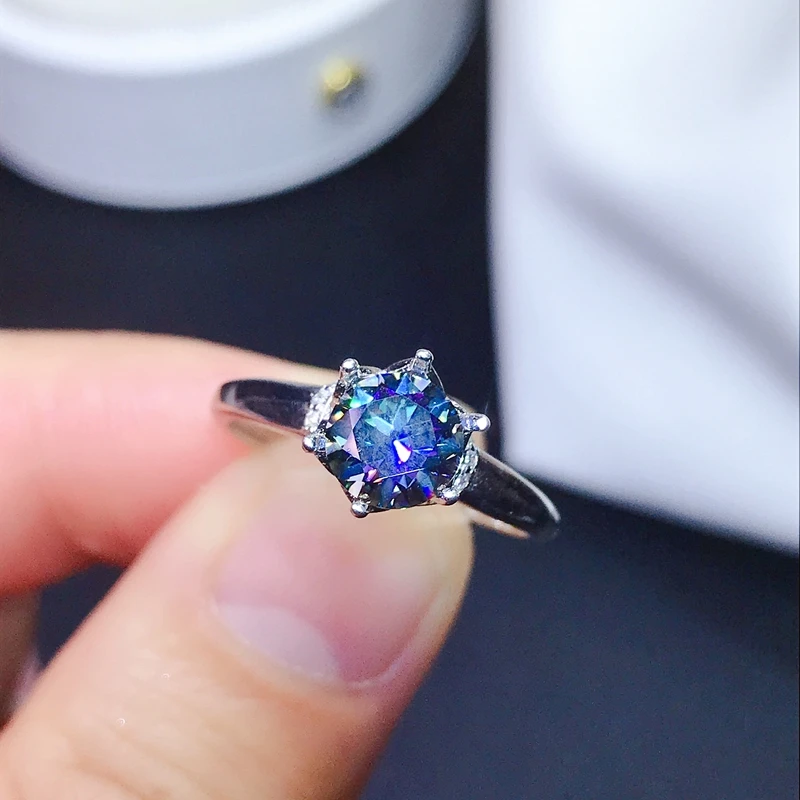 Blue colorful moissanite Personality design New ring, 925 Sterling silver, beautiful color, sparkling, 1 carat Diamond D VVS1
Blue colorful moissanite Personality design New ring, 925 Sterling silver, beautiful color, sparkling, 1 carat Diamond D VVS1