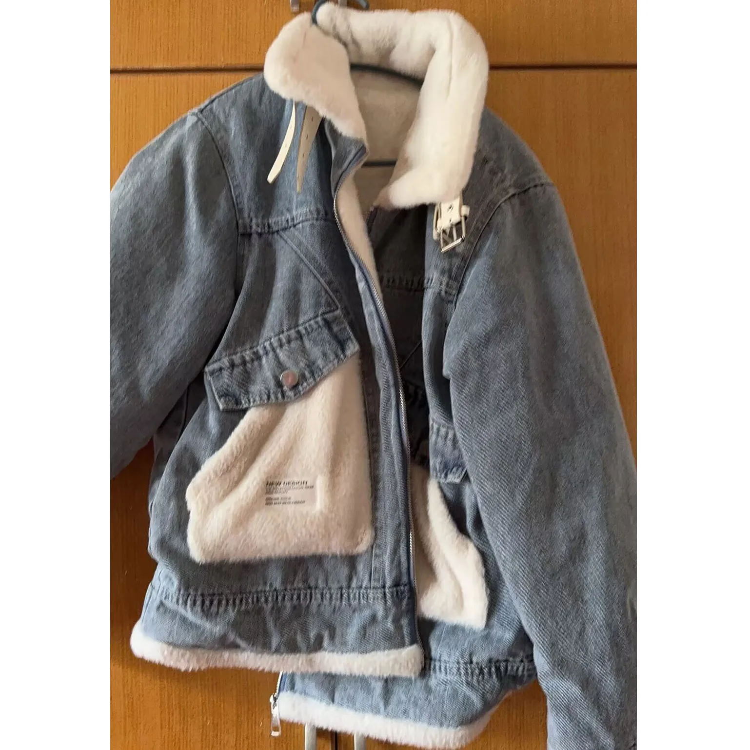 Cold Coat Female Mink Velvet Splicing Loose Denim Coat 2025 Autumn and Winter New Style Plus Velvet Thickened Simple Fashion Top
Cold Coat Female Mink Velvet Splicing Loose Denim Coat 2025 Autumn and Winter New Style Plus Velvet Thickened Simple Fashion Top