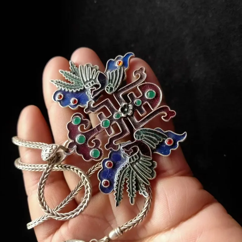 The Tibetan silver landscape blue hanging necklace is handmade and exquisitely carved, making it an exquisite gift for friends
The Tibetan silver landscape blue hanging necklace is handmade and exquisitely carved, making it an exquisite gift for friends