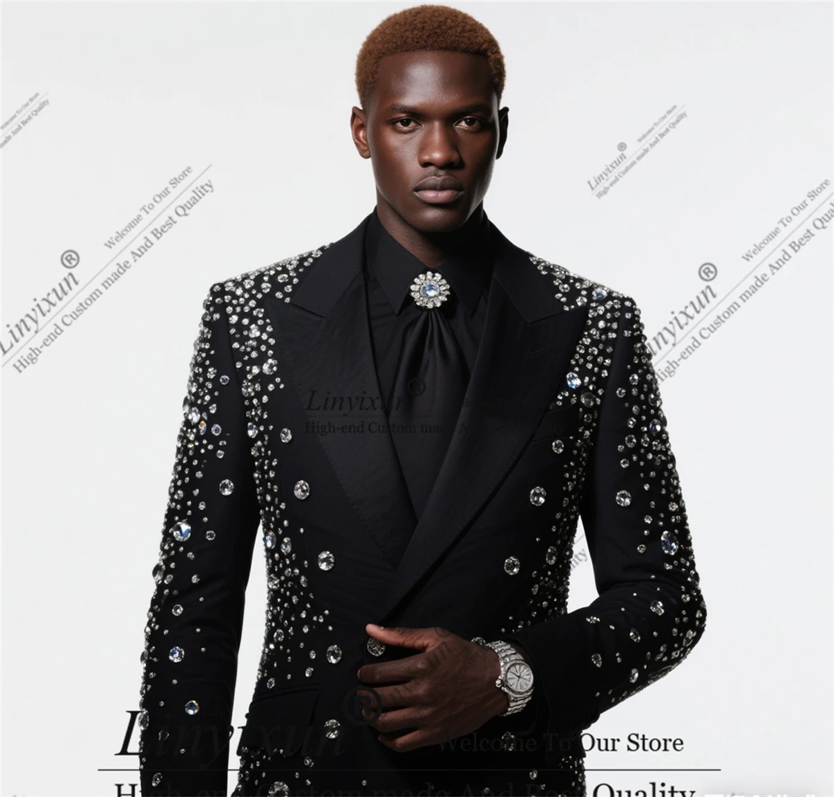 Luxury Diamond Ornament Men Suits 2 Pieces Groom Male Shiny Prom Blazers Customized Fashion Tuxedos Wedding trajes para hombre
Luxury Diamond Ornament Men Suits 2 Pieces Groom Male Shiny Prom Blazers Customized Fashion Tuxedos Wedding trajes para hombre