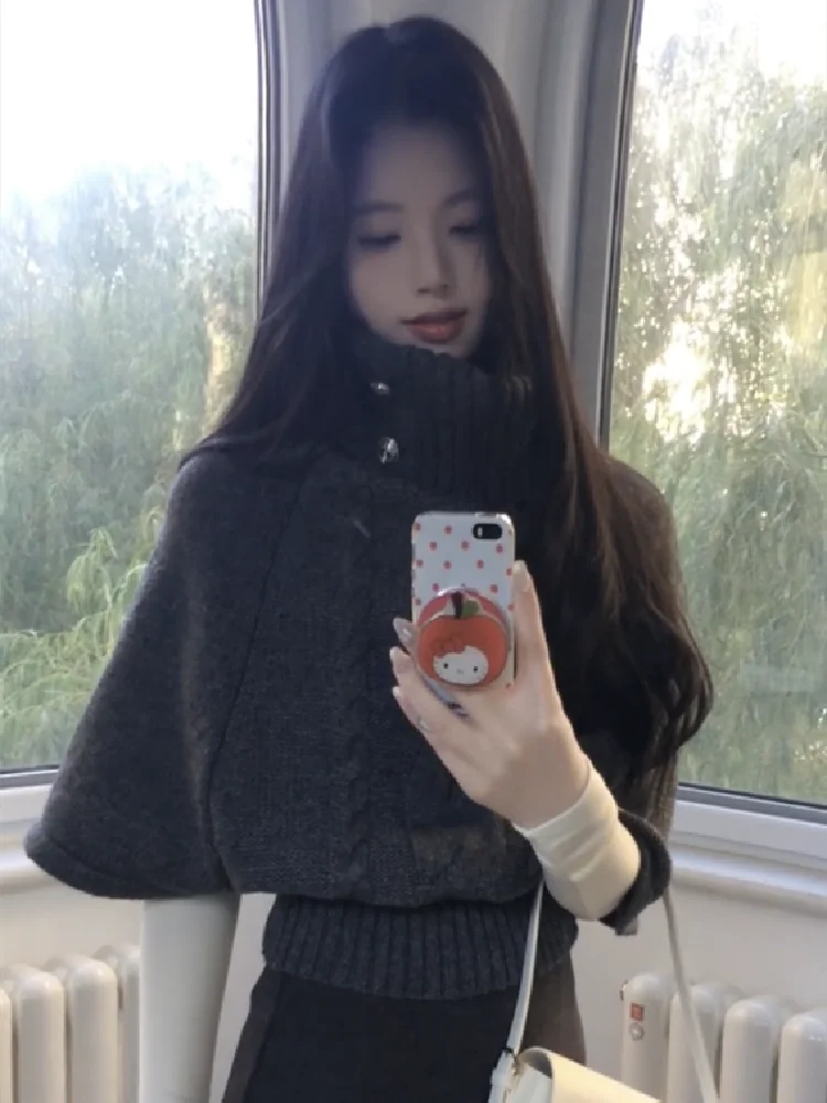Retro Loose Fit Grey Knitted Shoulder Cape Women's Top Lazy Style High Collar Sweater Comfortable Soft Long Sleeve Thermal
Retro Loose Fit Grey Knitted Shoulder Cape Women's Top Lazy Style High Collar Sweater Comfortable Soft Long Sleeve Thermal