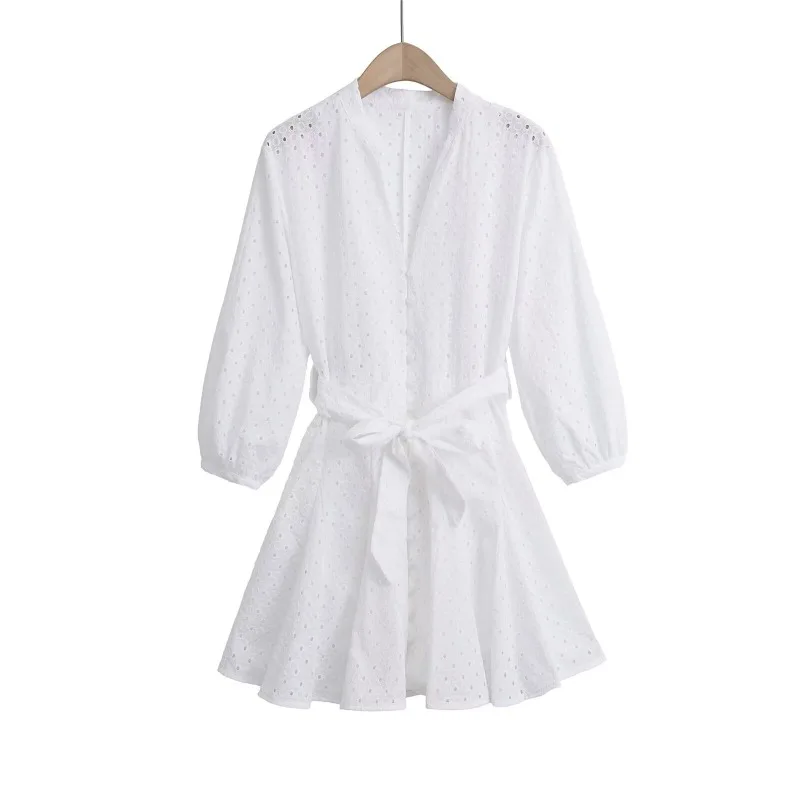 TRAFZR Elegant Lantern Sleeve Dress Casual Daily Wear Summer V Neck Hollow Embroidery Midi Dress with Slim Belt
TRAFZR Elegant Lantern Sleeve Dress Casual Daily Wear Summer V Neck Hollow Embroidery Midi Dress with Slim Belt