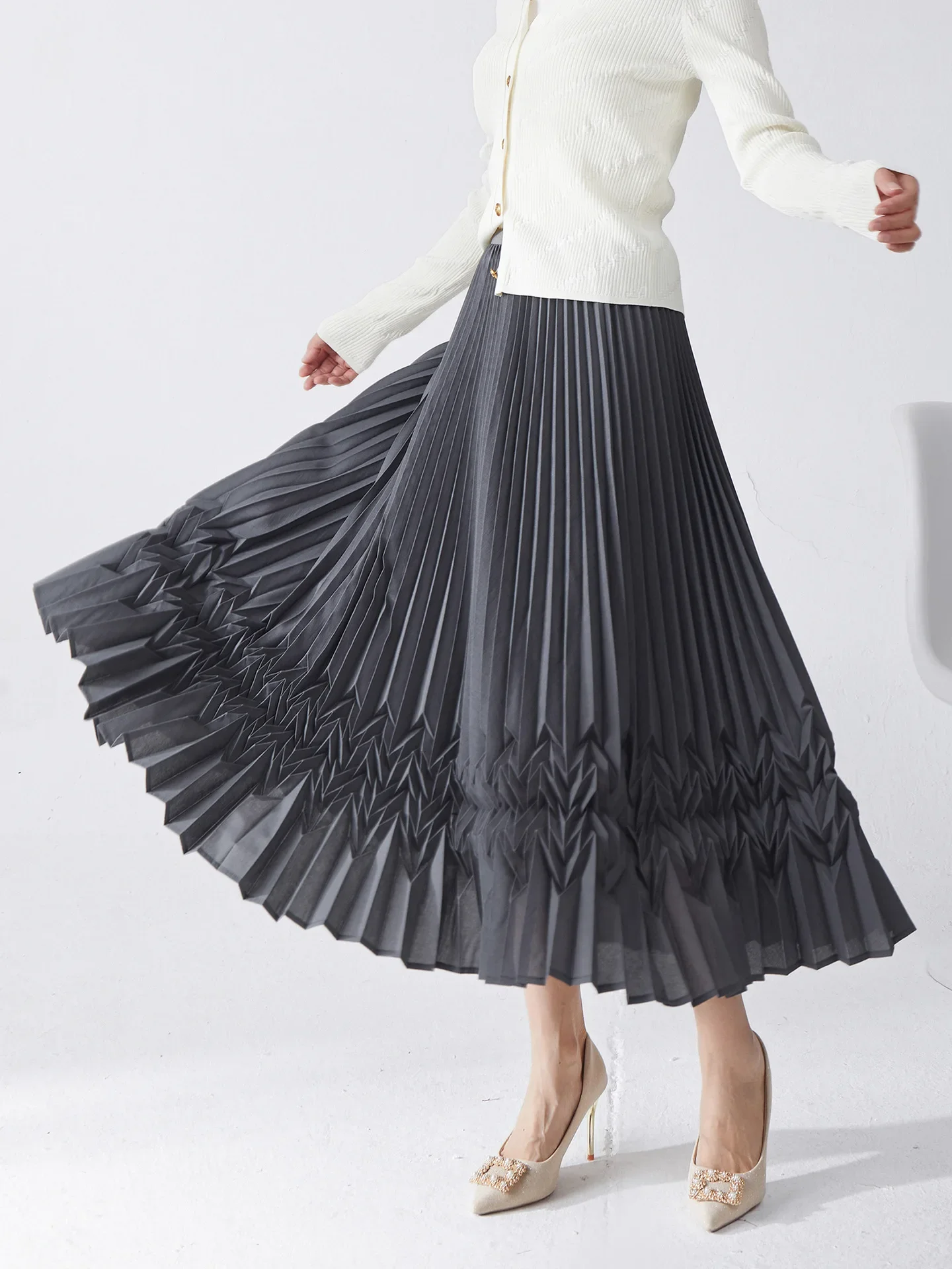 YUDX Miyake Fold 2025 Spring Summer New Design Sense Small Three-dimensional Pleated Skirt Temperament In The Long A-line Skirt
YUDX Miyake Fold 2025 Spring Summer New Design Sense Small Three-dimensional Pleated Skirt Temperament In The Long A-line Skirt