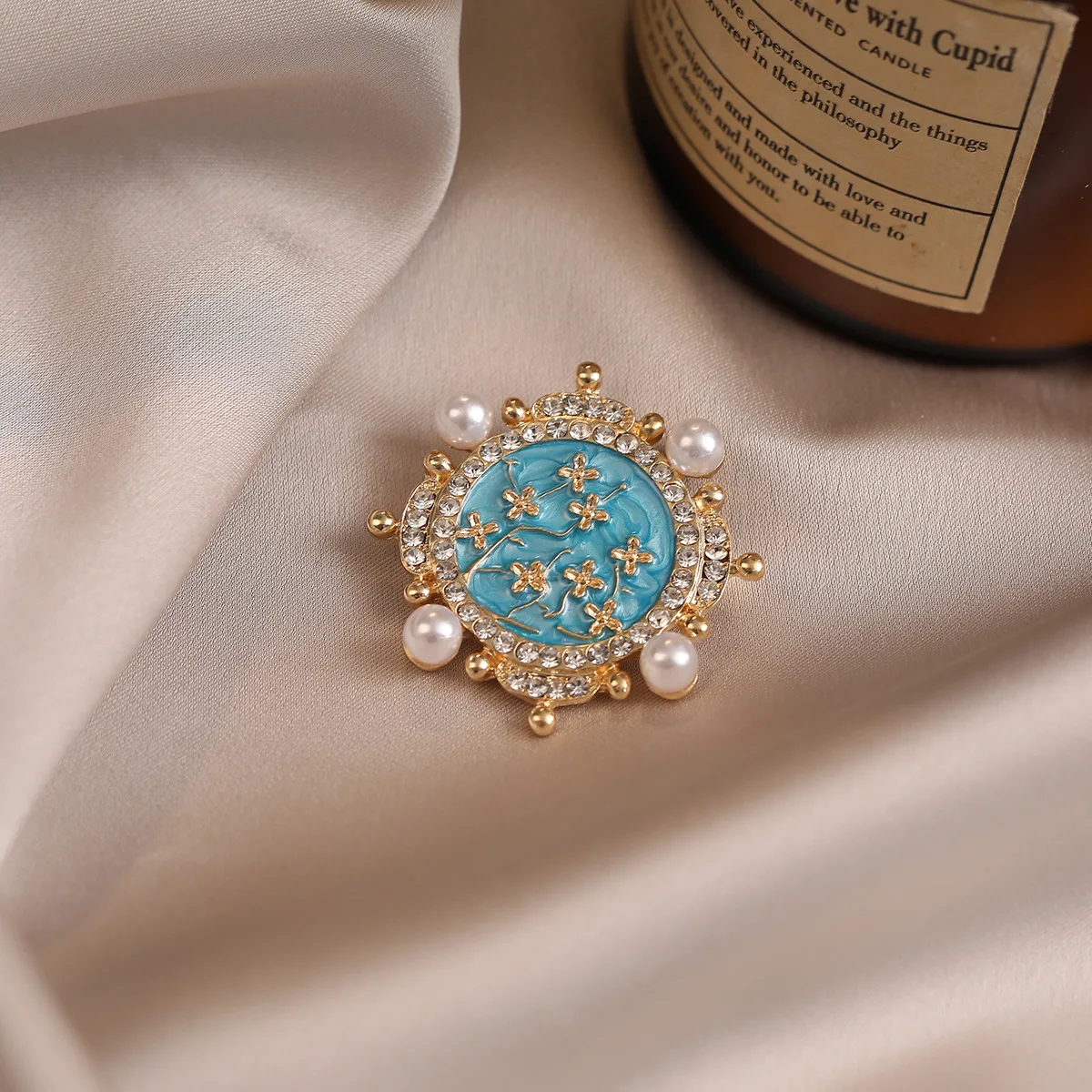 Trendy Apricot Flower Brooch Unique Design Luxury Anti-glare Brooch Niche Elegant Clothing Pin for Women
Trendy Apricot Flower Brooch Unique Design Luxury Anti-glare Brooch Niche Elegant Clothing Pin for Women