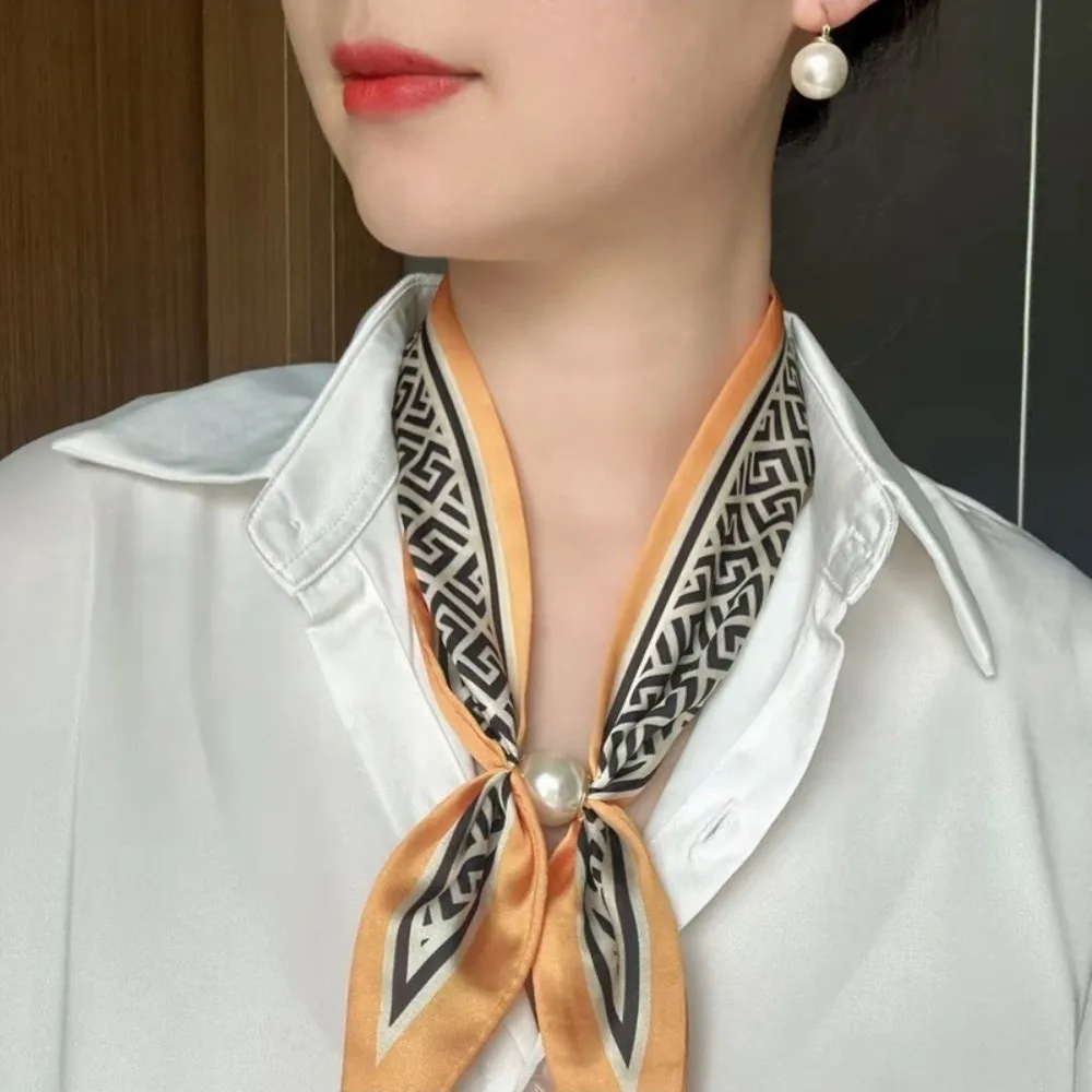 Sun Protection Magnetic Pearl Buckle Silk Scarf Camellia Print No Tie Women Neckerchief Satin Neck Scarf Summer
Sun Protection Magnetic Pearl Buckle Silk Scarf Camellia Print No Tie Women Neckerchief Satin Neck Scarf Summer