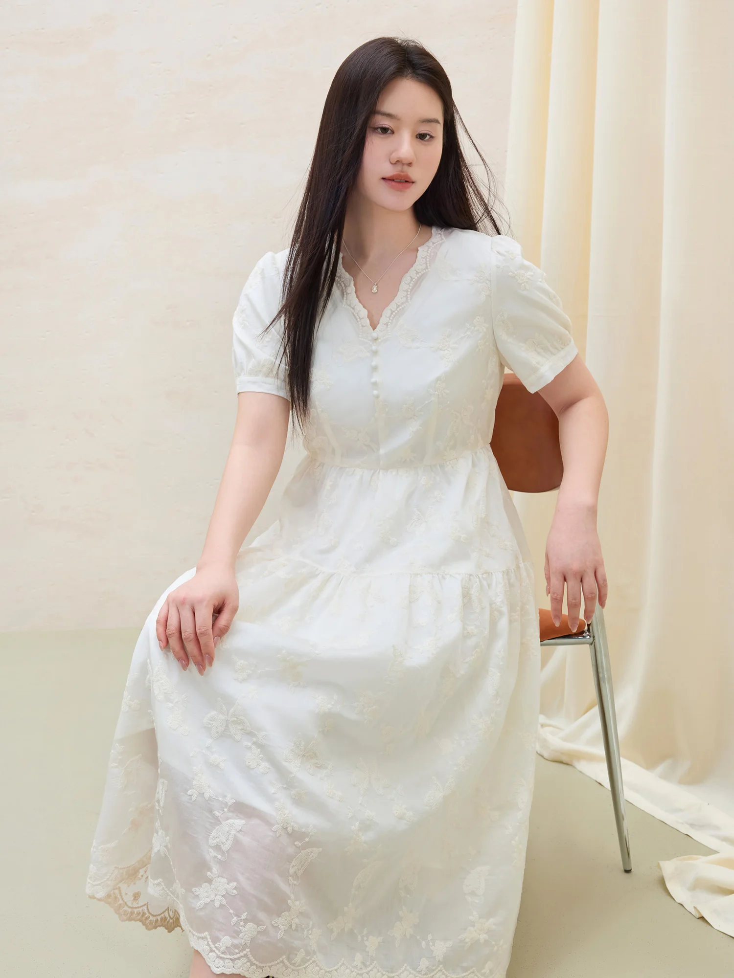 DUSHU Women Beige Dress Gentle Style Short Sleeve V-Neck Long Lace Lyocell Dresses 2025 Summer X-LINE Dress 25DS81330
DUSHU Women Beige Dress Gentle Style Short Sleeve V-Neck Long Lace Lyocell Dresses 2025 Summer X-LINE Dress 25DS81330