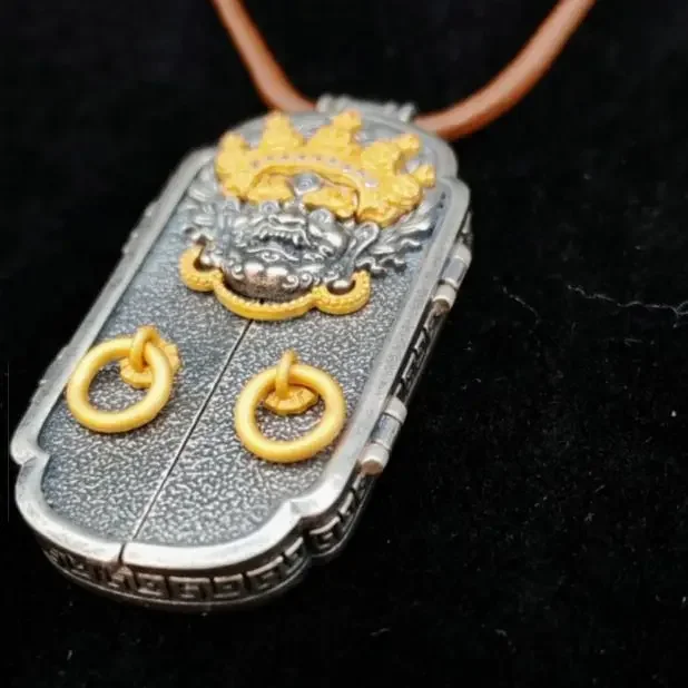 Treasury Door Pendant Fashion Personality Openable Pendant Necklace Fashion Chinese Style High-grade Pendant Necklace Charms
Treasury Door Pendant Fashion Personality Openable Pendant Necklace Fashion Chinese Style High-grade Pendant Necklace Charms