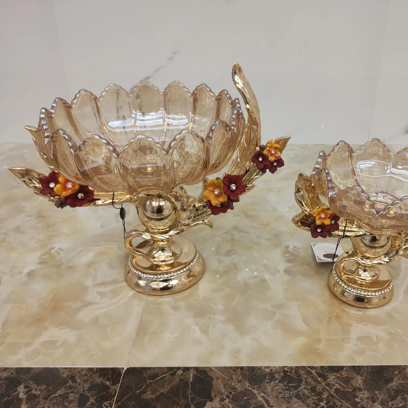European Fruit Plate Modern Home High-end Fruit Plate Luxury Creative Light Luxury Crystal Glass Living Room Coffee Table Candy
European Fruit Plate Modern Home High-end Fruit Plate Luxury Creative Light Luxury Crystal Glass Living Room Coffee Table Candy