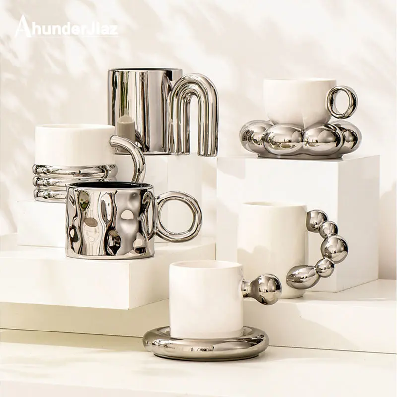 Ahunderjiaz-Nordic Silver Ceramic Coffee Cup, Креативная Роскошная кружка, Кухонный набор для напитков, Подарок на молочную чашку, Украшение дома, 2023 г.
Ahunderjiaz-Nordic Silver Ceramic Coffee Cup, Креативная Роскошная кружка, Кухонный набор для напитков, Подарок на молочную чашку, Украшение дома, 2023 г.