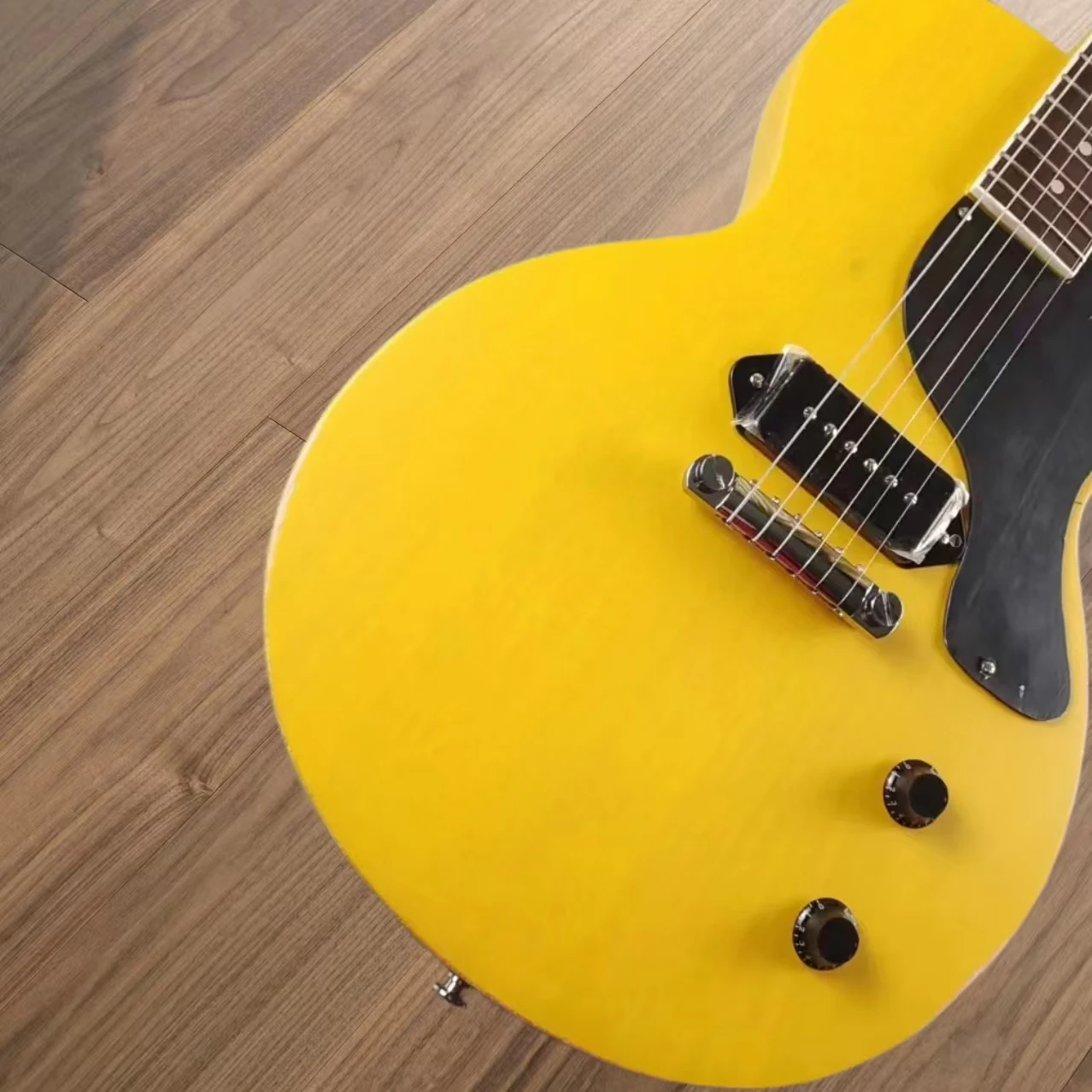Электрогитары Retro Sunburst, двойные звукосниматели Humbucker, великий синий, джаз и рок
Электрогитары Retro Sunburst, двойные звукосниматели Humbucker, великий синий, джаз и рок