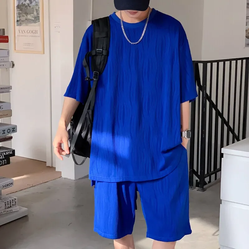 Pop Summer Set Men Fashion Casual Shorts Short Sleeved T-shirt Sets Men Streetwear Hip-hop Loose Ice Silk Set Mens Pleated Set
Pop Summer Set Men Fashion Casual Shorts Short Sleeved T-shirt Sets Men Streetwear Hip-hop Loose Ice Silk Set Mens Pleated Set