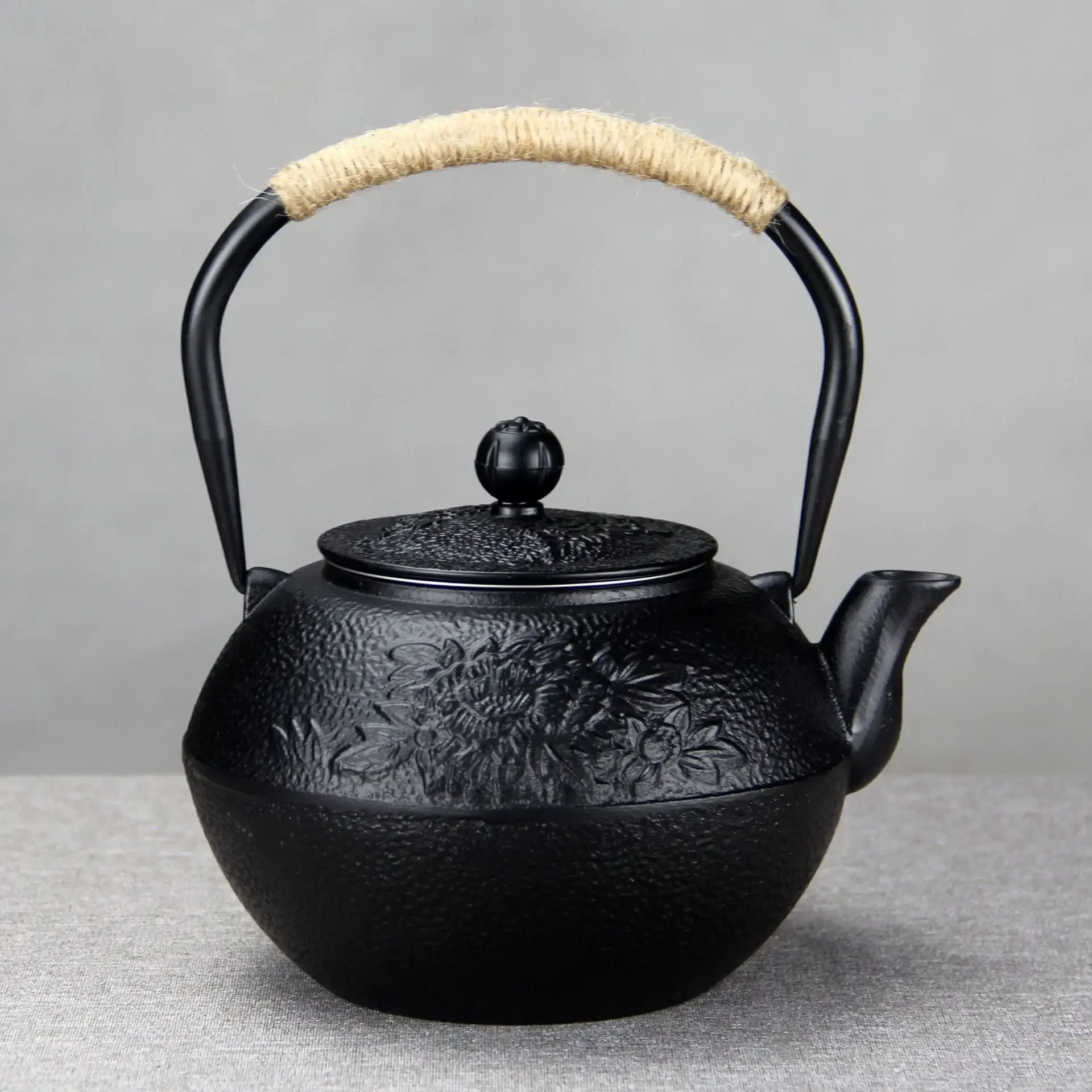 1.2L peony with tea filter, boiled water to make tea, handmade cast iron pot, household health teapot, kettle, iron teapot
1.2L peony with tea filter, boiled water to make tea, handmade cast iron pot, household health teapot, kettle, iron teapot