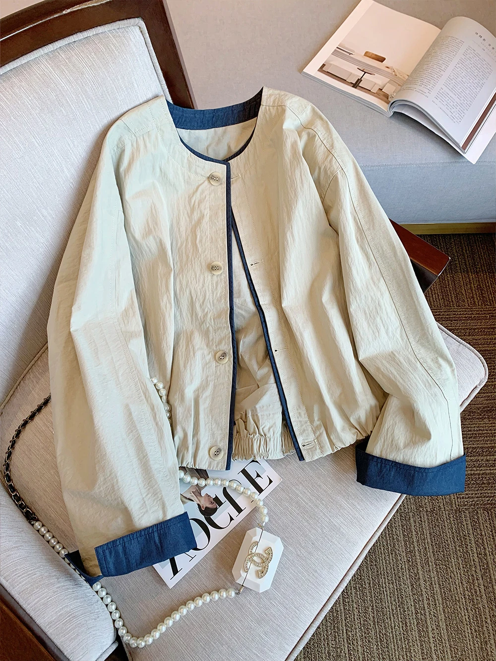 Цветная брова в американском стиле ретро, круглая повседневная куртка, мужская и женская свободная утягивающая верхняя одежда, модная осенняя верхняя одежда Lazy Sle
Цветная брова в американском стиле ретро, круглая повседневная куртка, мужская и женская свободная утягивающая верхняя одежда, модная осенняя верхняя одежда Lazy Sle