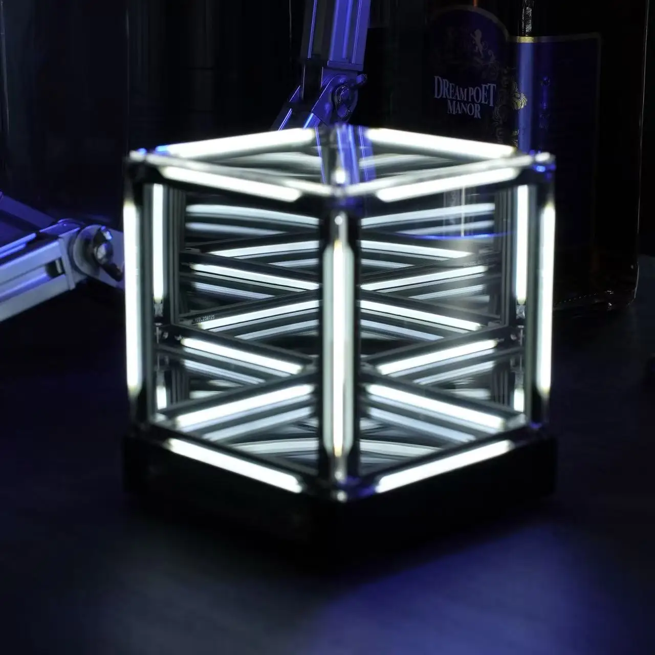 Desktop Technology Abyss Atmosphere Light Hypercube Four-dimensional Space Night Light Gaming E-sports Desktop Ornaments
Desktop Technology Abyss Atmosphere Light Hypercube Four-dimensional Space Night Light Gaming E-sports Desktop Ornaments