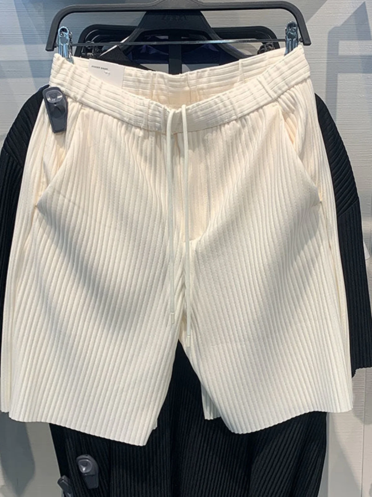 Loose Casual Sports Shorts Unisex Summer Trendy Pure Color Straight Leg Belted Wide Leg Pants Fashionable Women's Men's
Loose Casual Sports Shorts Unisex Summer Trendy Pure Color Straight Leg Belted Wide Leg Pants Fashionable Women's Men's