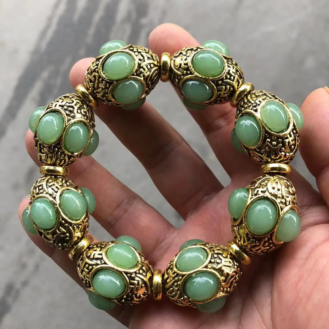 Vintage Bronze Inlaid Green Jade Bead Bracelet Chinese Retro Ethnic Lucky Healing Stone Bangle Men Women Antique Jewelry Gift
Vintage Bronze Inlaid Green Jade Bead Bracelet Chinese Retro Ethnic Lucky Healing Stone Bangle Men Women Antique Jewelry Gift
