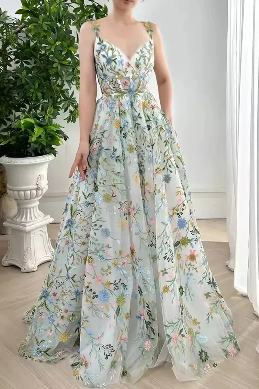 Customized A-Line Long Graduation Dress Flower Lace Spaghetti Strap Long Wedding Party Dress
Customized A-Line Long Graduation Dress Flower Lace Spaghetti Strap Long Wedding Party Dress