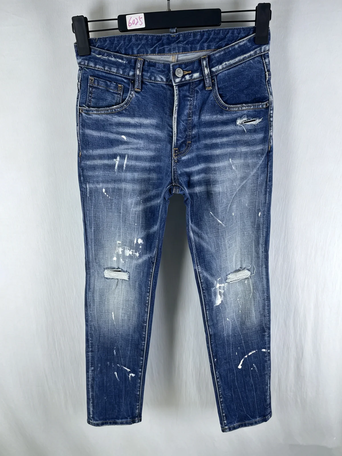 6025 Four Seasons New Men's Wash and Grind Hole Patch Micro-elastic Blue Slim-fit Small Straight Jeans for Men
6025 Four Seasons New Men's Wash and Grind Hole Patch Micro-elastic Blue Slim-fit Small Straight Jeans for Men