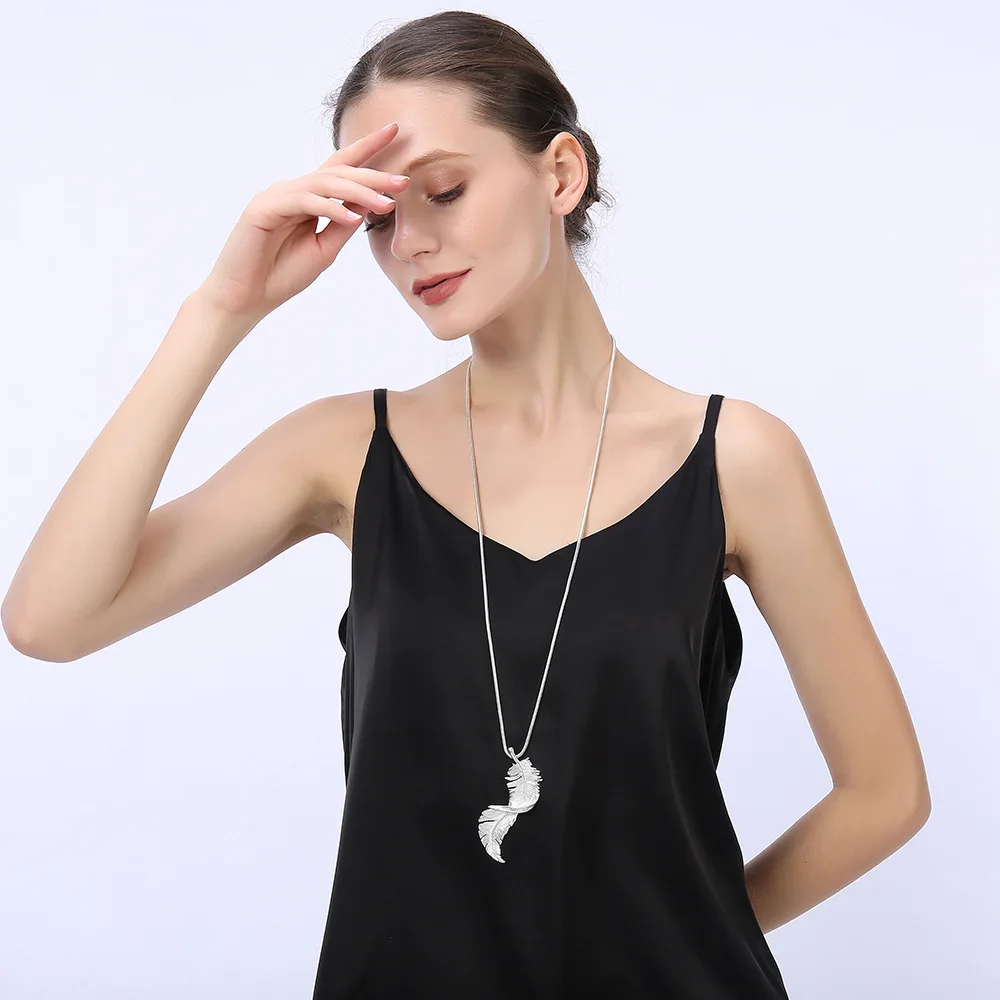 DIY accessories exclusive for popular women's alloy feathers long women's ins jewelry retro simple necklace pendant sweater chai
DIY accessories exclusive for popular women's alloy feathers long women's ins jewelry retro simple necklace pendant sweater chai