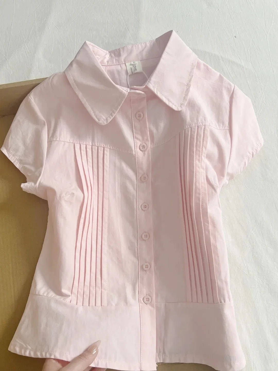 Sweet Korean Sle Pleated Sakura Pink Folded Sve irt Women Summer Turn Collar ature Sve oulder Length irt
Sweet Korean Sle Pleated Sakura Pink Folded Sve irt Women Summer Turn Collar ature Sve oulder Length irt