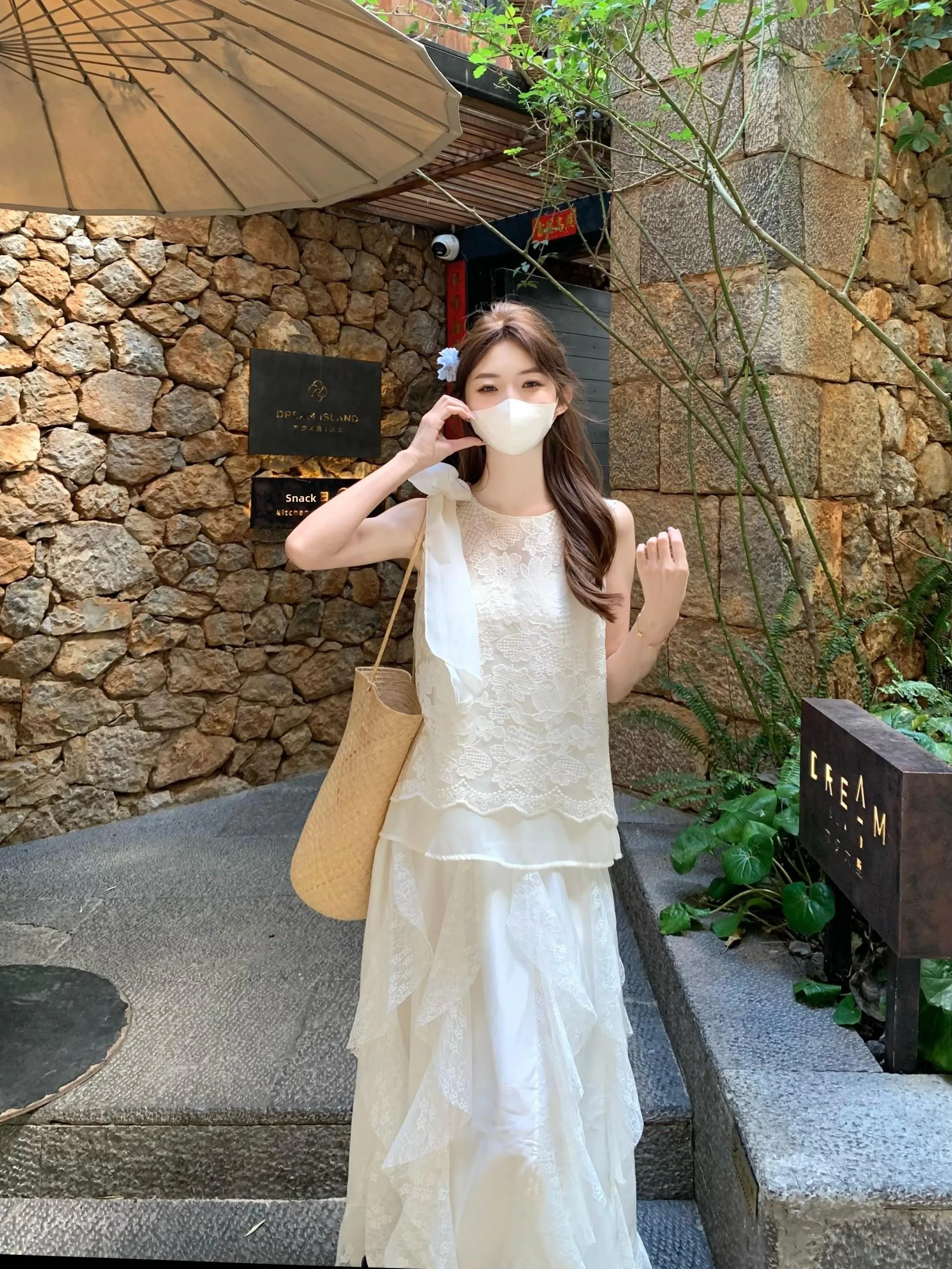 Summer New Gentle Lace Sleeveless Vest And Skirt Set High Waist Breezy Fashion Two-Piece Women's Clothing Casual Commute Style
Summer New Gentle Lace Sleeveless Vest And Skirt Set High Waist Breezy Fashion Two-Piece Women's Clothing Casual Commute Style