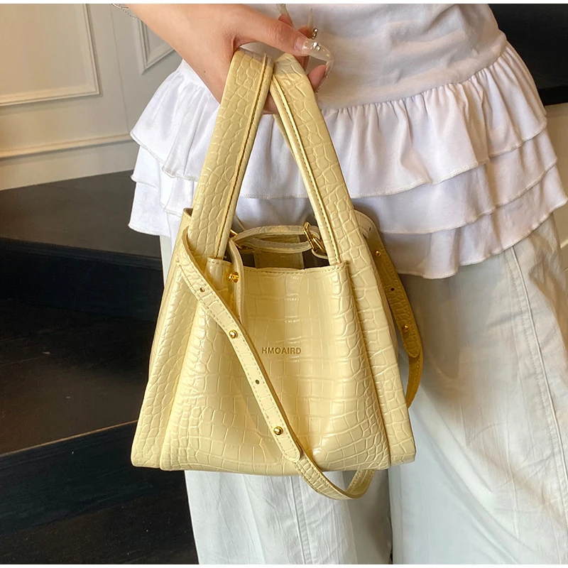 Women Handbag Popular Stone Pattern Bag Fashion High-end Shoulder Bag Casual Messenger Bag Versatile Bucket Bag Wallet Included
Women Handbag Popular Stone Pattern Bag Fashion High-end Shoulder Bag Casual Messenger Bag Versatile Bucket Bag Wallet Included