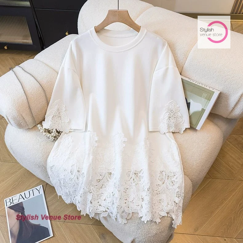 French fashion lace stitching round neck short sleeve crocheted hollow T-shirt women's summer new plus size loose Joker top.
French fashion lace stitching round neck short sleeve crocheted hollow T-shirt women's summer new plus size loose Joker top.