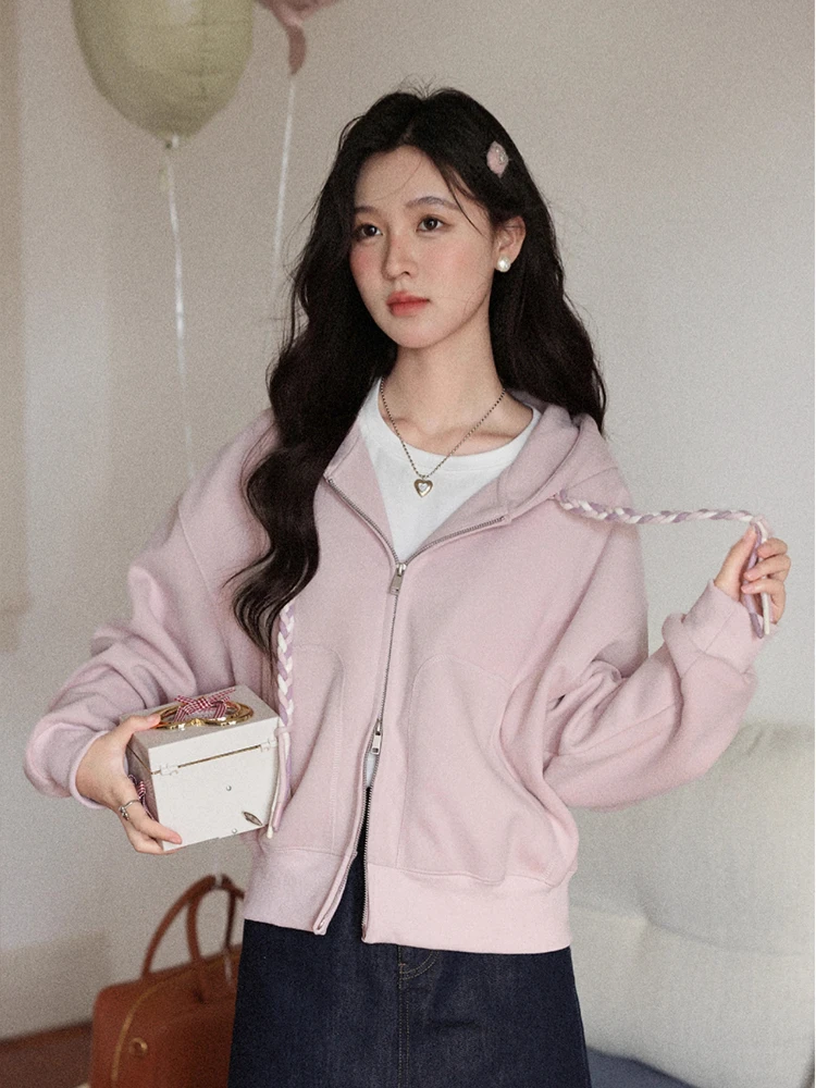 ALXNAN Women's Hoodies Pink Zipper Twisted Drawstring Loose-fit Sweatshirt 2025 Autumn Casual Long Sleeve Coats Female L56811
ALXNAN Women's Hoodies Pink Zipper Twisted Drawstring Loose-fit Sweatshirt 2025 Autumn Casual Long Sleeve Coats Female L56811