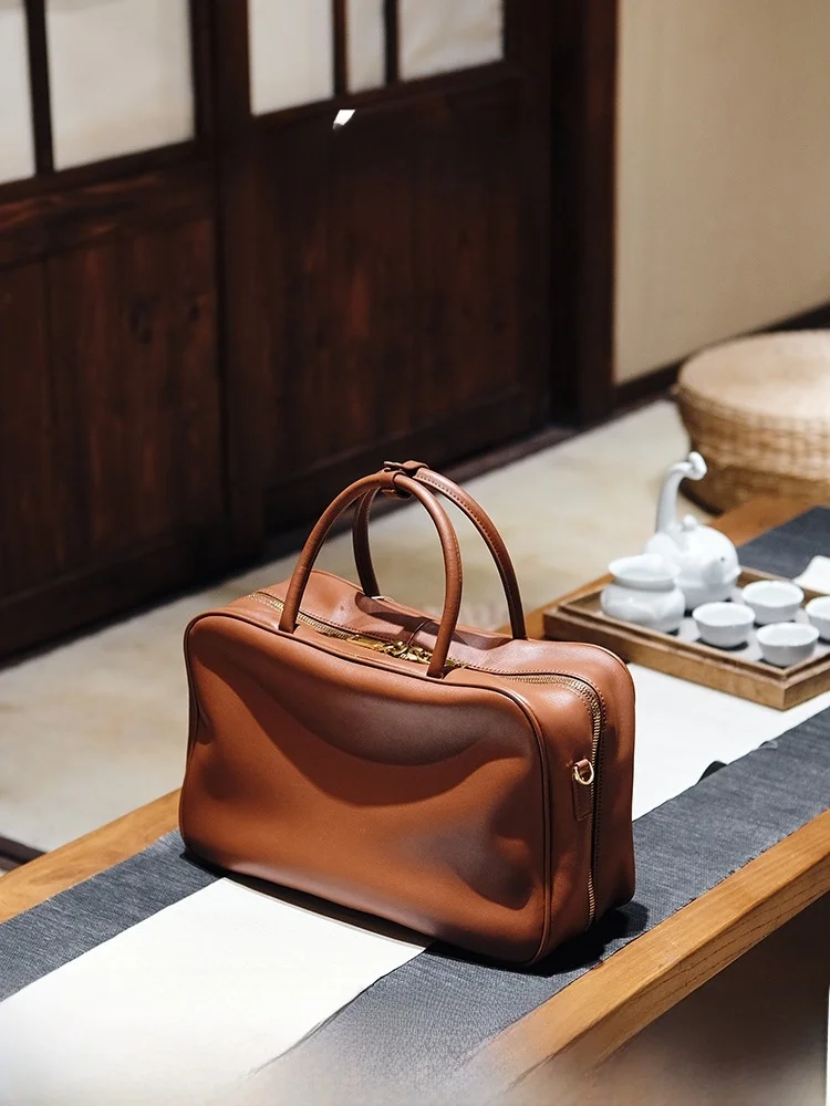 Large Capaci Brown Leather Bowling Bag CEECHAU Retro Design Document Bag Commuter Handbag Sli oulder Bag for Youth
Large Capaci Brown Leather Bowling Bag CEECHAU Retro Design Document Bag Commuter Handbag Sli oulder Bag for Youth