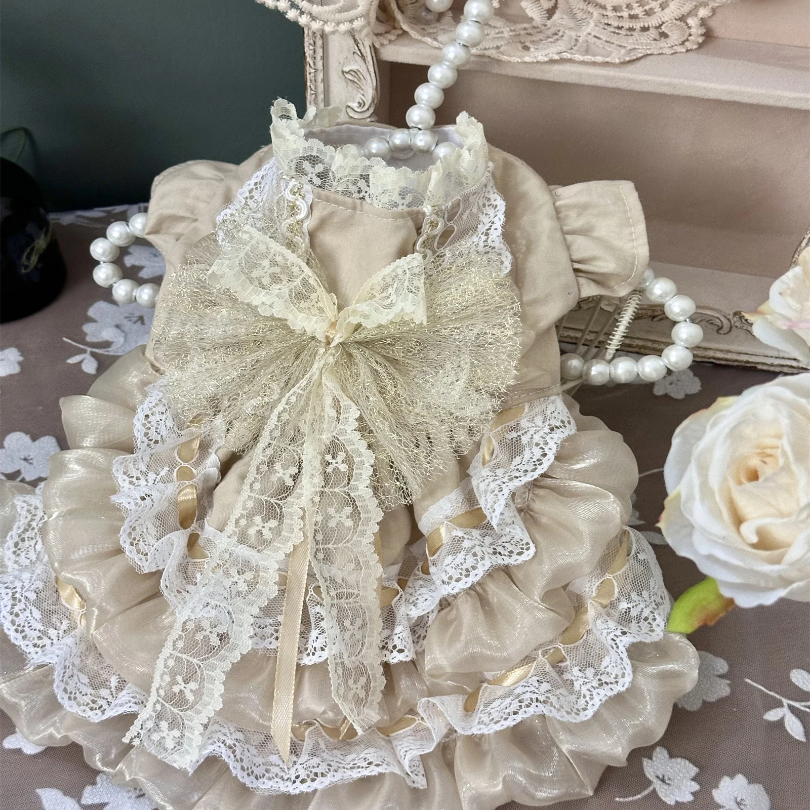 Retro Handmade Pet Dog Cats Clothes Fine Fashion Lace Bow Champagne Gold Party Dresses for Small Medium Dogs Puppy Home Wear
Retro Handmade Pet Dog Cats Clothes Fine Fashion Lace Bow Champagne Gold Party Dresses for Small Medium Dogs Puppy Home Wear