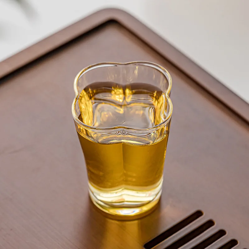 Japanese Style Glass Teacup Creative Handmade Kung Fu Tea Cups Chahai Heat-Resistant Transparent Small Teacup Drinkware New
Japanese Style Glass Teacup Creative Handmade Kung Fu Tea Cups Chahai Heat-Resistant Transparent Small Teacup Drinkware New