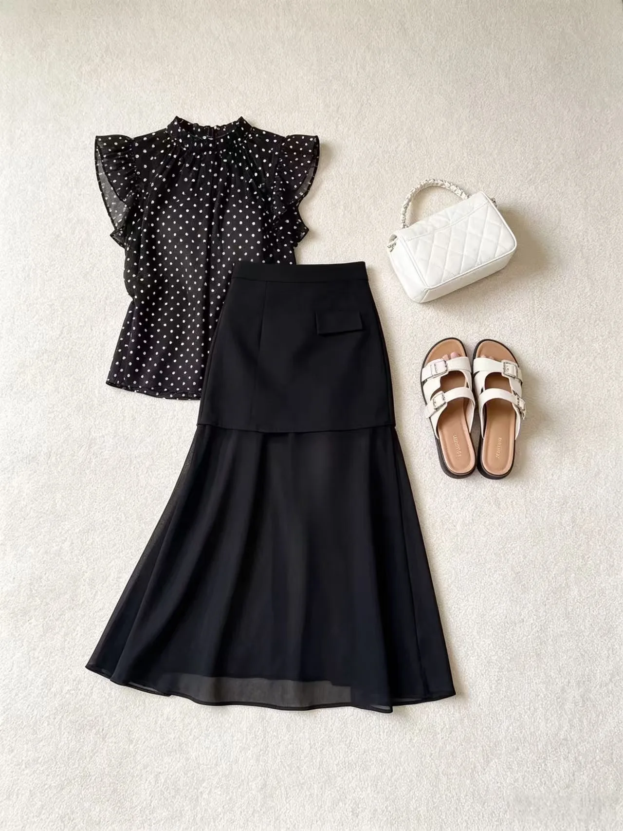 Black High-End Dot Micro-Permeable Sleeveless Chiffon Shirt Top Summer Patchwork Bodycon Skirt Two-Piece Set Women's Fas...
Black High-End Dot Micro-Permeable Sleeveless Chiffon Shirt Top Summer Patchwork Bodycon Skirt Two-Piece Set Women's Fas...