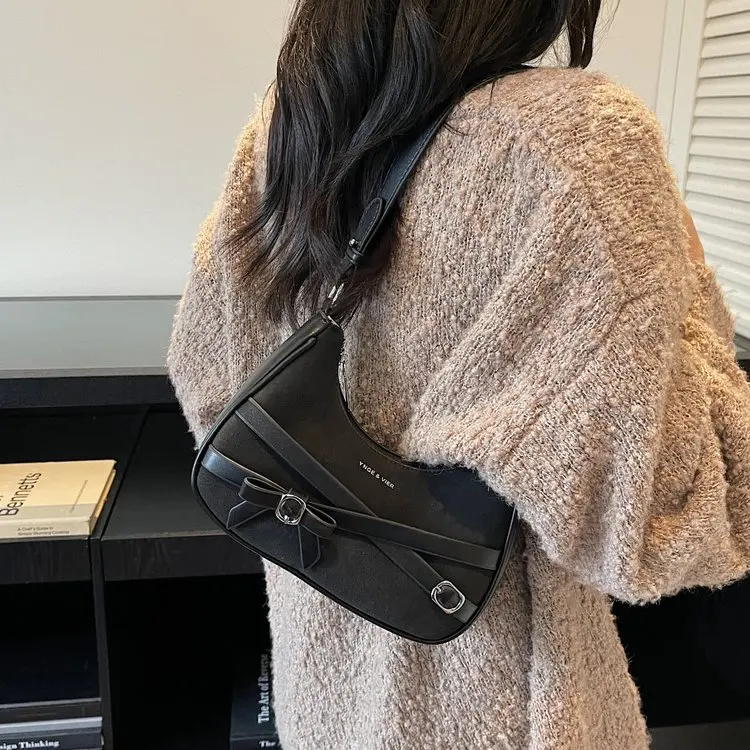 Новинка 2025 года 2539, темпераментная пригородная универсальная модная простая сумка через плечо, ниша, повседневная трендовая сумка-мессенджер в стиле ретро
Новинка 2025 года 2539, темпераментная пригородная универсальная модная простая сумка через плечо, ниша, повседневная трендовая сумка-мессенджер в стиле ретро