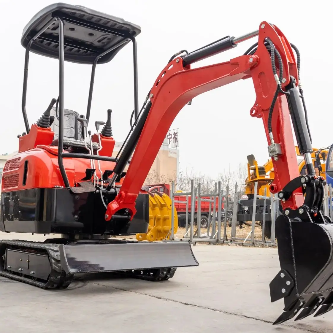 New Diesel 2000kg Mini Excavator Home Use Customized Small Backhoe Digger With Track Type 2 Tons Mini Excavator
New Diesel 2000kg Mini Excavator Home Use Customized Small Backhoe Digger With Track Type 2 Tons Mini Excavator