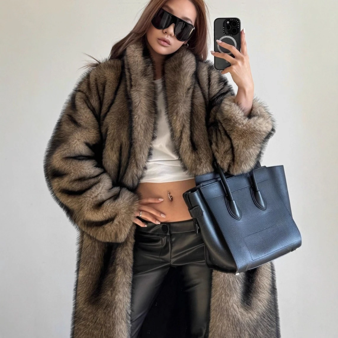 Autumn Winter Women Long Imitation Fur Coat Vintage High Quality Furry Overcoat Lapel Pocket 2026 Fashion Female Jacket
Autumn Winter Women Long Imitation Fur Coat Vintage High Quality Furry Overcoat Lapel Pocket 2026 Fashion Female Jacket