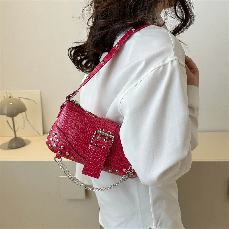 Women Fashion Shoulder Bag Gothic Ladies Bag Cool Style Trendy Rock Girls Handbag Y2K Rivet Chain for Travel Vacation Daily
Women Fashion Shoulder Bag Gothic Ladies Bag Cool Style Trendy Rock Girls Handbag Y2K Rivet Chain for Travel Vacation Daily