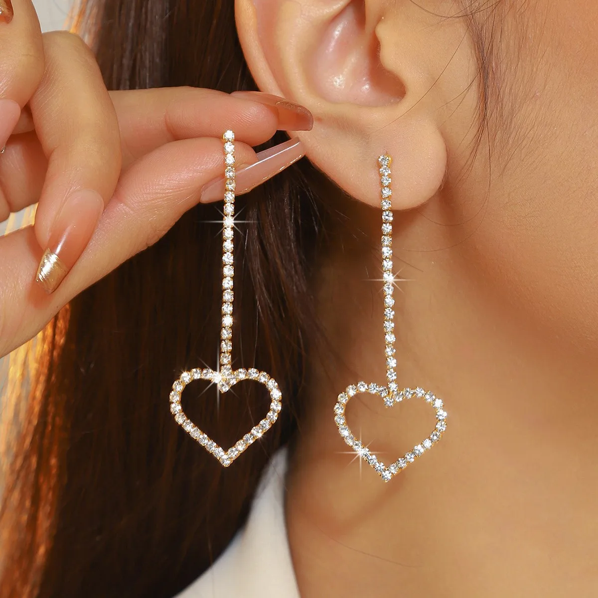 925 Silver Needle Korean Fashion Hollow Big Heart Earrings For Women Jewelry 2025 Trending New Luxury Shiny Crystal Earrings
925 Silver Needle Korean Fashion Hollow Big Heart Earrings For Women Jewelry 2025 Trending New Luxury Shiny Crystal Earrings