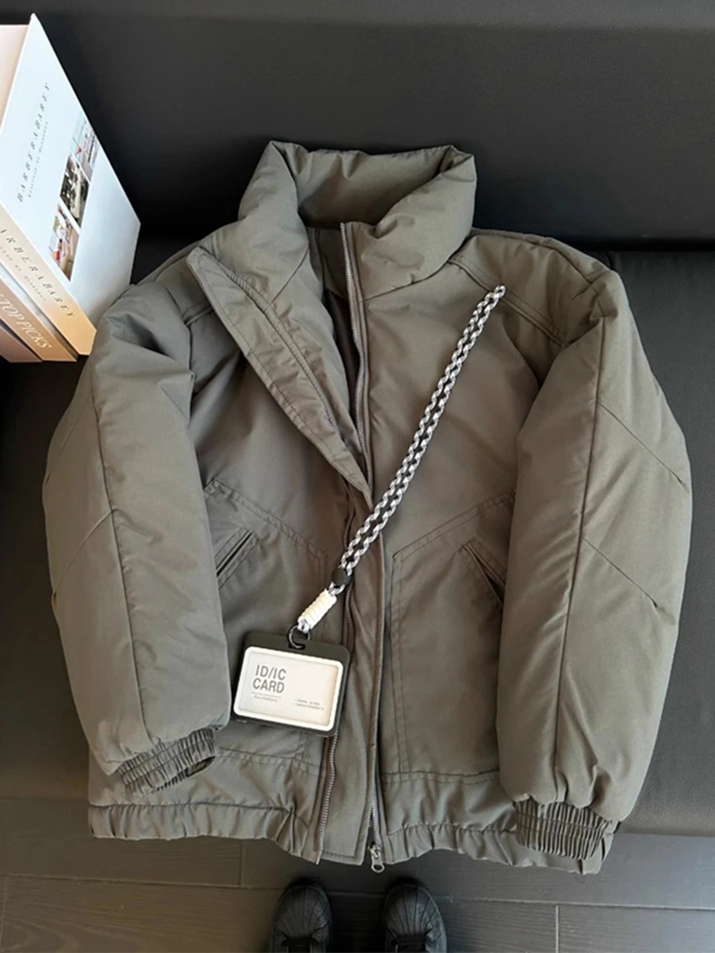 Американский бомбер Sle Flight Jaet, хлопковая рабочая одежда для мужчин, Thiened ort Sle, воротник-стойка, зимнее теплое волокно из полиэстера
Американский бомбер Sle Flight Jaet, хлопковая рабочая одежда для мужчин, Thiened ort Sle, воротник-стойка, зимнее теплое волокно из полиэстера