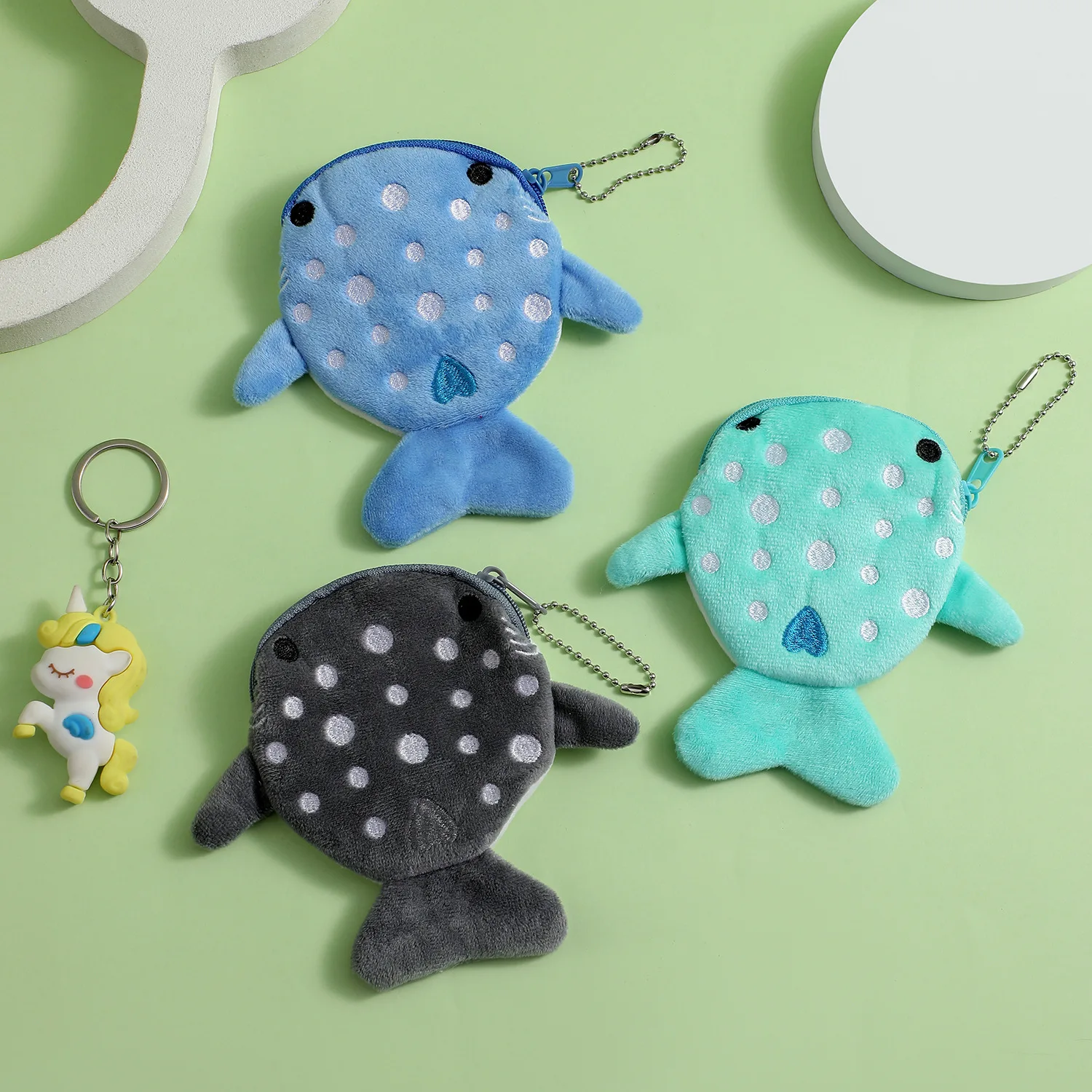 Мини-милый кошелек для монет в виде акулы, разноцветный плюшевый кошелек с героями мультфильмов, ключ для карт, наушники, кошелек для монет, сумка для хранения помады, детский подарок
Мини-милый кошелек для монет в виде акулы, разноцветный плюшевый кошелек с героями мультфильмов, ключ для карт, наушники, кошелек для монет, сумка для хранения помады, детский подарок