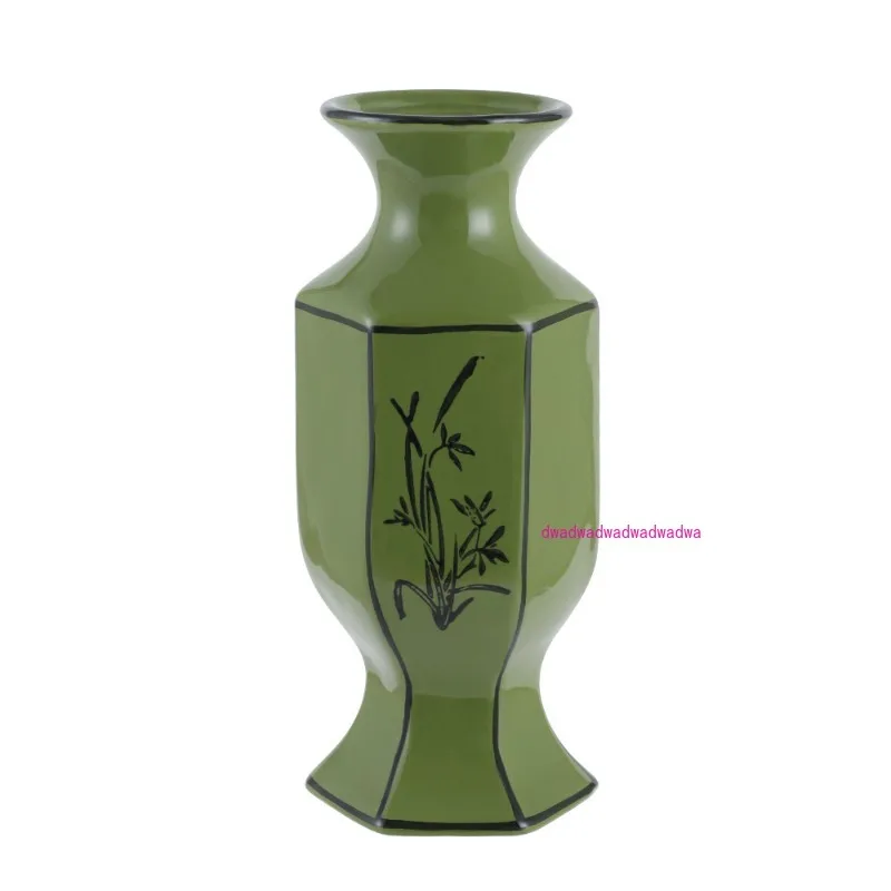 Small vase ceramic high-end blue and white porcelain flower arrangement retro wabi sand wind medieval Song Dynasty aesthetics
Small vase ceramic high-end blue and white porcelain flower arrangement retro wabi sand wind medieval Song Dynasty aesthetics