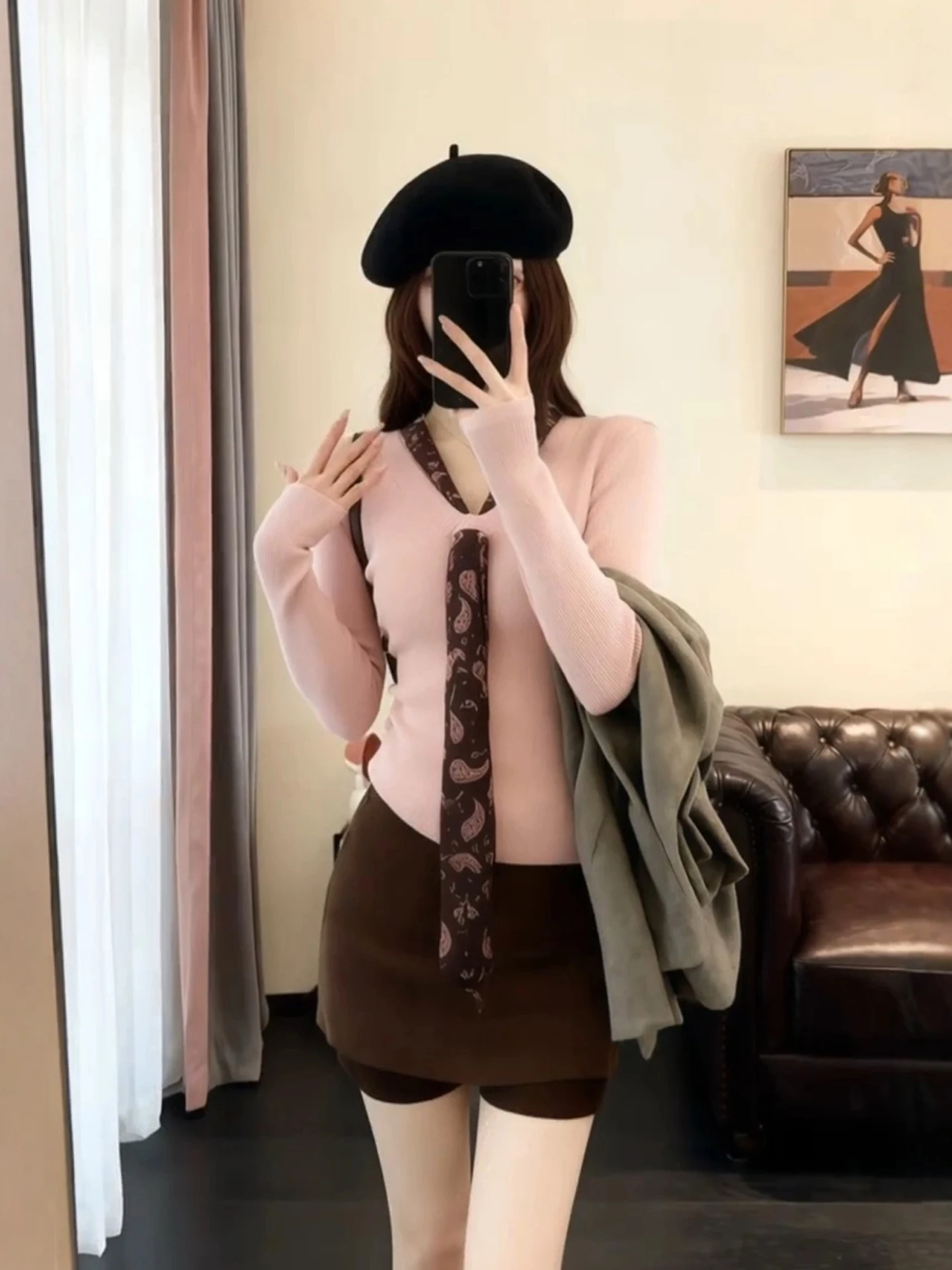 Ele V-Ne Knitwear Women's Autumn Winter Silk Scarf Inner irt Sli Spicy Girl Sle Top with Draped Belt Design
Ele V-Ne Knitwear Women's Autumn Winter Silk Scarf Inner irt Sli Spicy Girl Sle Top with Draped Belt Design