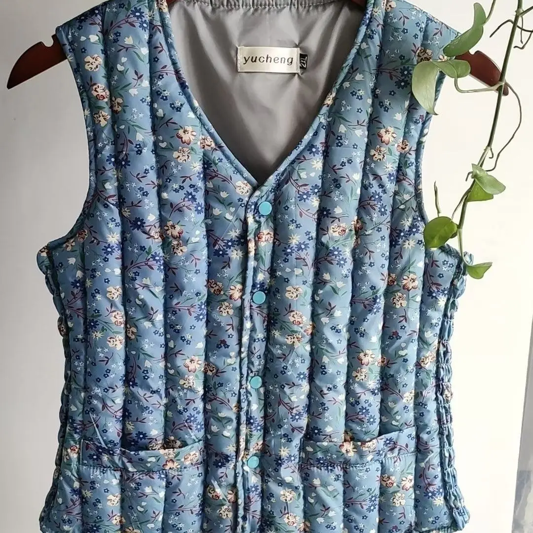 Autumn and Winter Fashion Women's Down Cotton Vest Slim Fit V-neck Printed Short Vest
Autumn and Winter Fashion Women's Down Cotton Vest Slim Fit V-neck Printed Short Vest