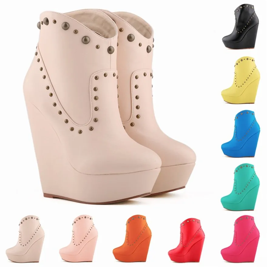 European Punk Boots Women Autumn Fashion Rivet Soft Leather Wedges Shoes Platform Pointed Toe Woman Party Ankle Boots High Heels
European Punk Boots Women Autumn Fashion Rivet Soft Leather Wedges Shoes Platform Pointed Toe Woman Party Ankle Boots High Heels