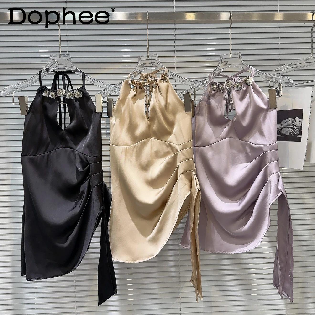 2025 Summer New French Celebrity Beads Strap Collar Sexy Satin Vest Women Solid Color Neck Style Slim Fit Top Tank Top
2025 Summer New French Celebrity Beads Strap Collar Sexy Satin Vest Women Solid Color Neck Style Slim Fit Top Tank Top