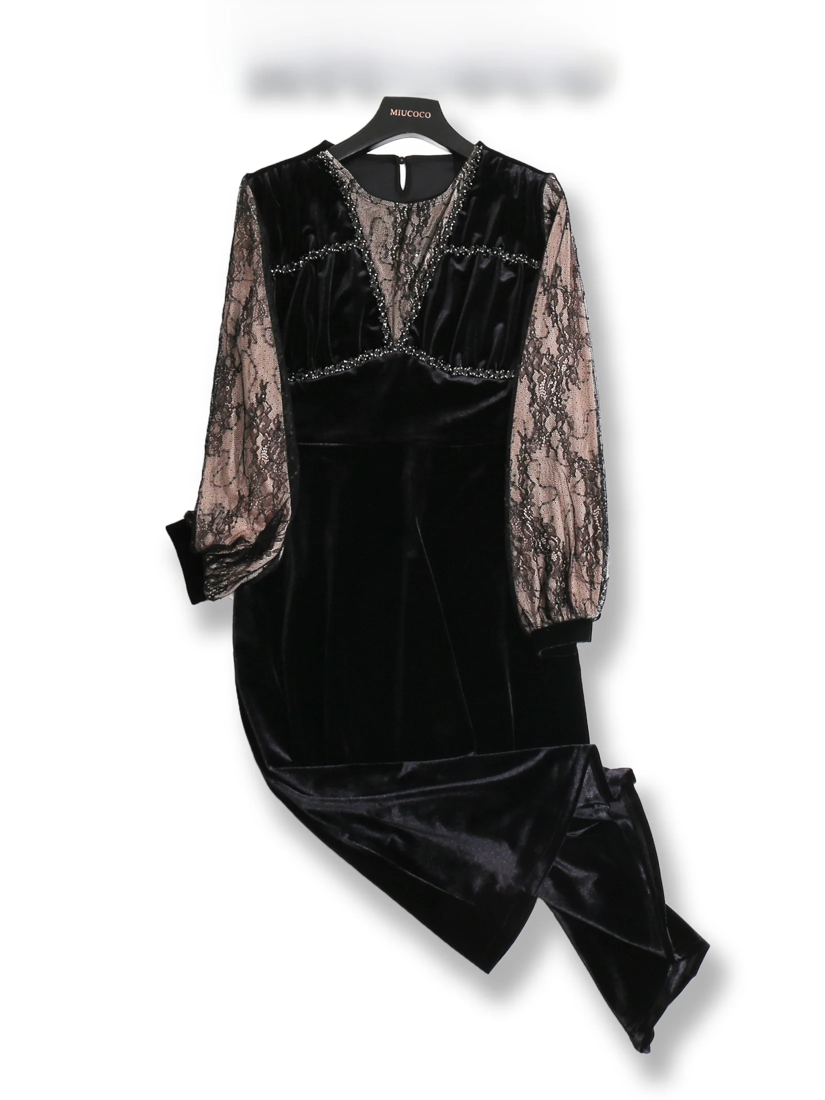 Elegant Black Velvet Long Dress Autumn Winter Women's Fashion Lace Splicing Gown Classy round Neck A-Line Skirt Dress
Elegant Black Velvet Long Dress Autumn Winter Women's Fashion Lace Splicing Gown Classy round Neck A-Line Skirt Dress
