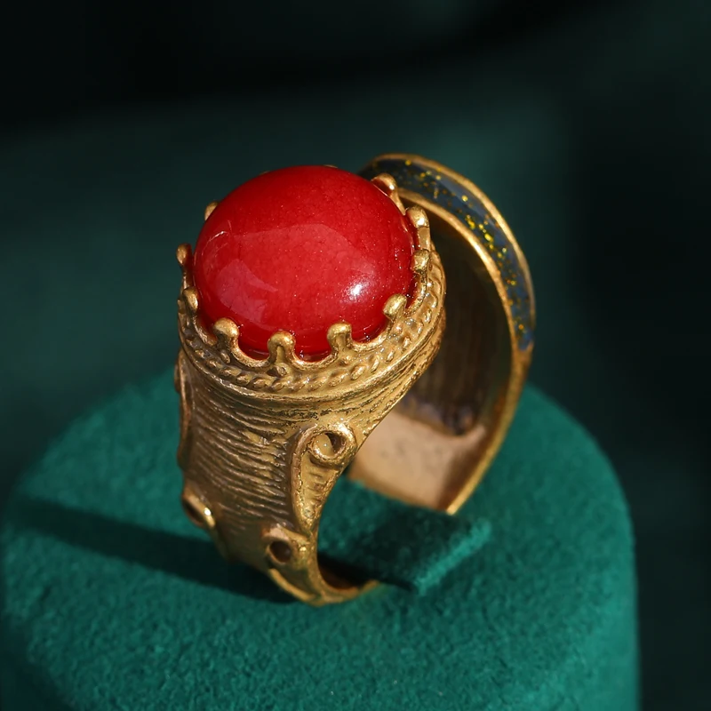 Wedding Red Round Natural Stone Vintage Ring Crown Antique Jewelry Gold Color Luxury Hollow Bride Gift Accessories for Women
Wedding Red Round Natural Stone Vintage Ring Crown Antique Jewelry Gold Color Luxury Hollow Bride Gift Accessories for Women