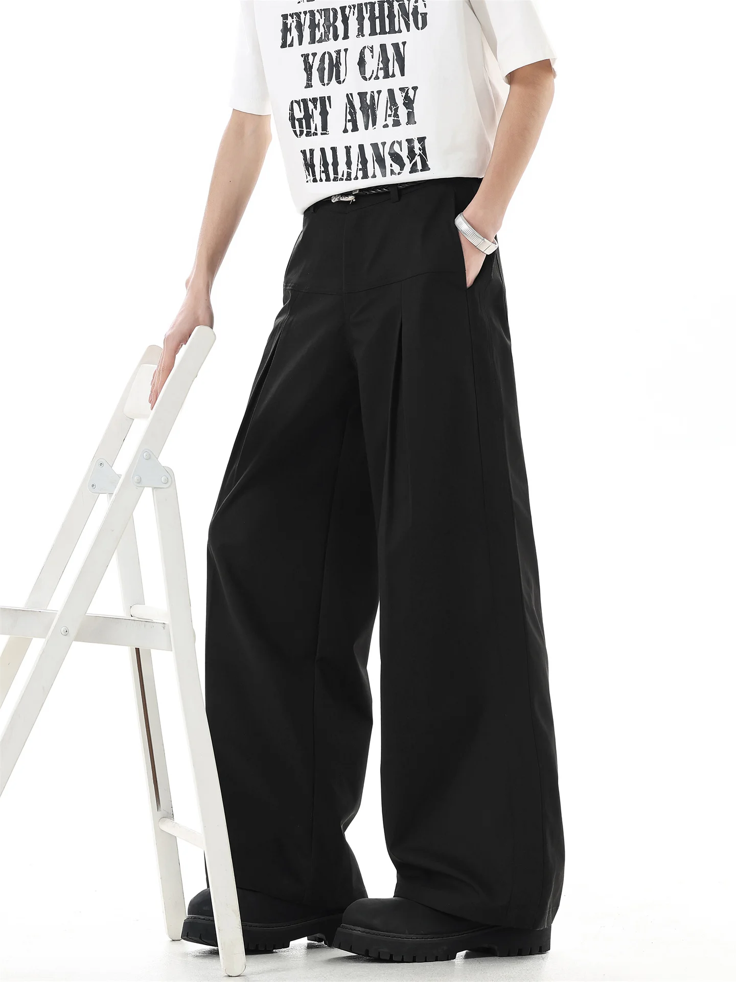 Men's Casual Wide Leg Suit Pants High Waist Straight Cut Pleated Commuter Versatile Slimming Long Trousers Fashionable Leisure
Men's Casual Wide Leg Suit Pants High Waist Straight Cut Pleated Commuter Versatile Slimming Long Trousers Fashionable Leisure